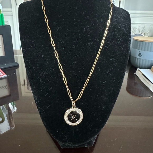 Louis Vuitton Black & Rhinestone Charm Stainless Steel 18” Gold Plated N… - Picture 4 of 5